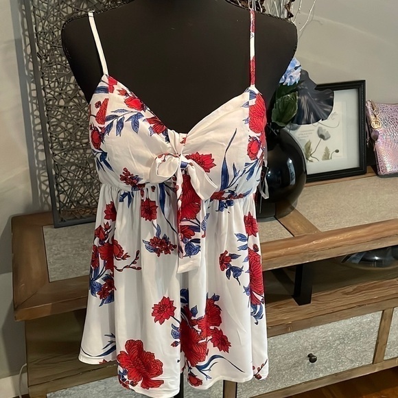 𝅺SUMMER Top - Picture 1 of 9